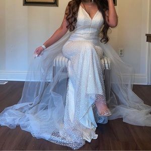 PROM/WEDDING DRESS SIZE SMALL